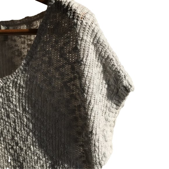 Tristan White Long Bouclé Sleeveless Sweater Women - Picture 3 of 8